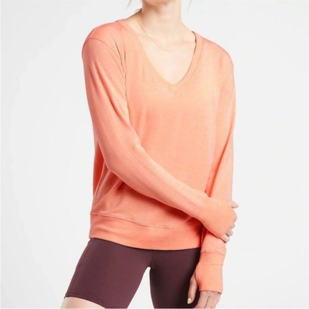 NWT Athleta Sunrise V Neck Sweatshirt Thumbholes 1X Athleisure Plus Lounge